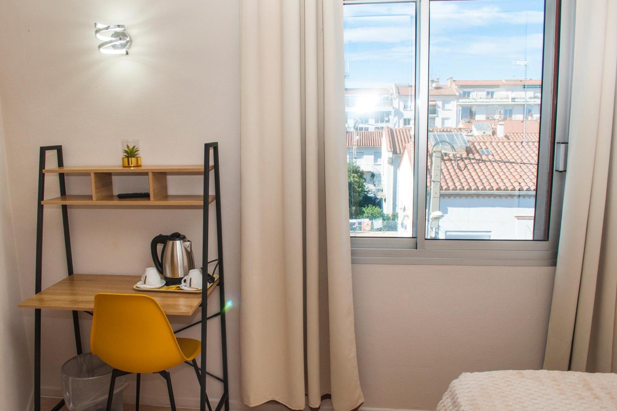 Kennedy Hotel 3*